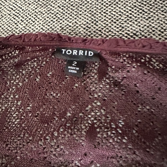 size 2 Torrid Women Plus Boho Mini Eyelet Challis Long Sleeve Shirt Dress - Picture 5 of 8